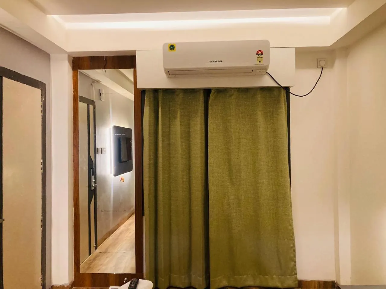 Tls- The Lavish Stay Váránaszi Szálloda
